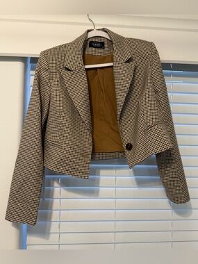 Cider Cropped Houndstooth Checkered Blazer in Brown and Black